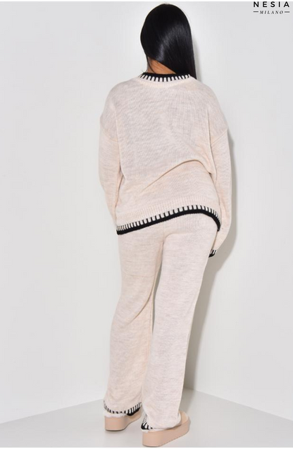 Wollset mit bestickten Kanten von Nesia