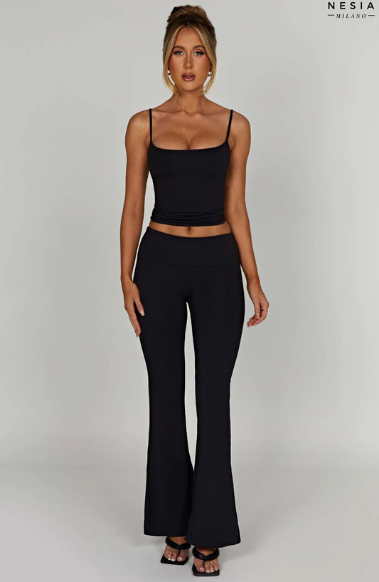 Black Relaxed Pants by Nesia